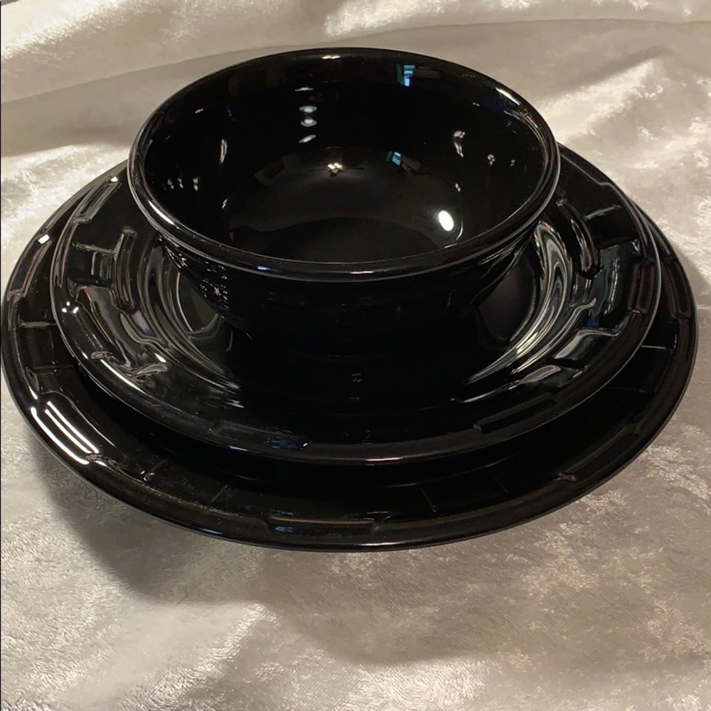 Woven traditions dinnerware